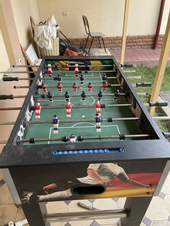 Stol futboli sotiladi — 2