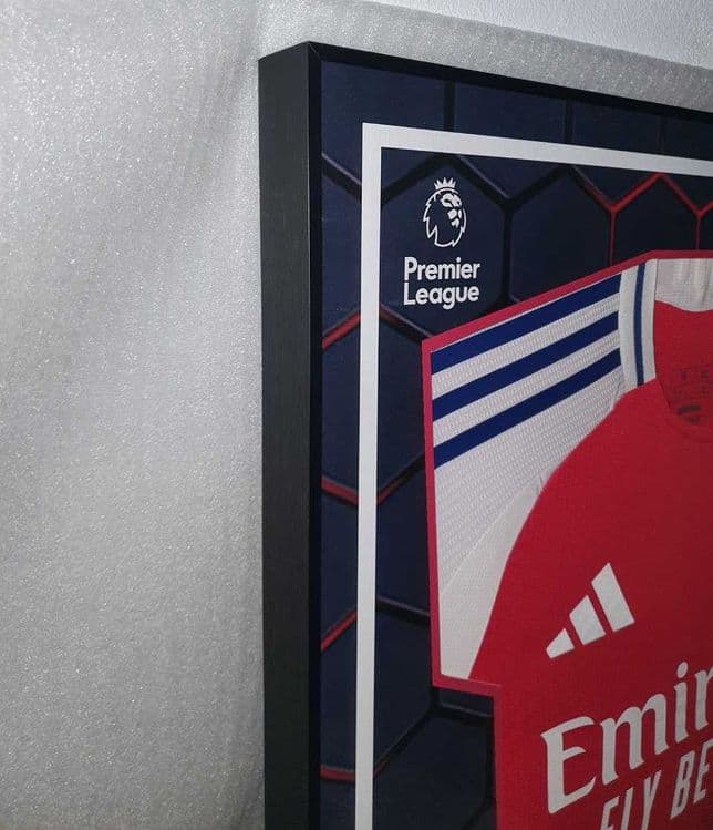2024/25 Форма Арсенала в рамке (ARSENAL KIT in frame). — 7