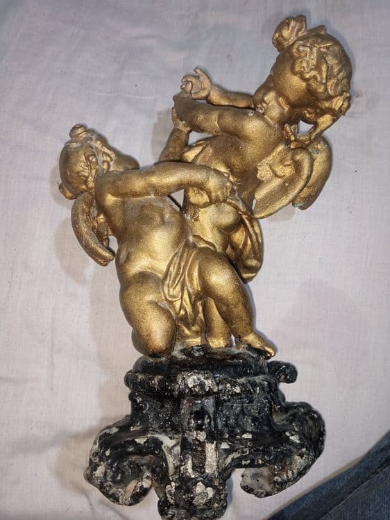 Продам статуэтку из белого металла тяжелая 6 килограммов. — 1