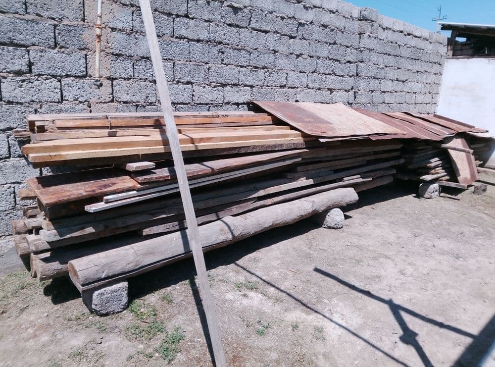 Тахта: Томин, балка, страпил, рейка, на черный потолок — 2