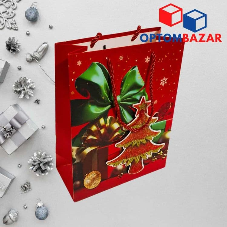 Yangi yil sovg'asi uchun kiyik rasmli, 18x24x8.5 sm qog'oz paket. — 2