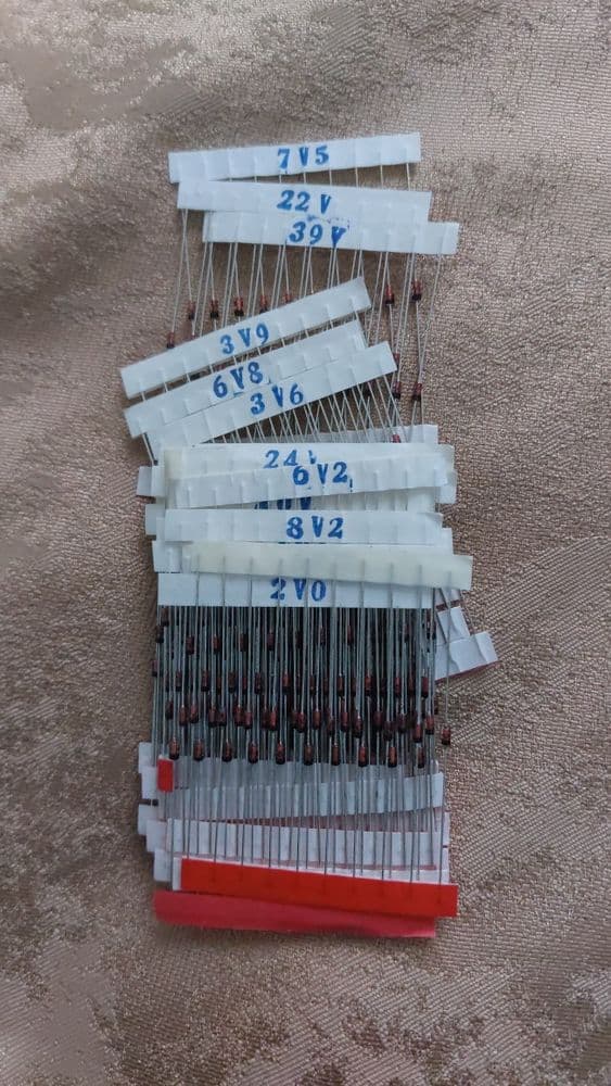 Набор стабилитронов 300 шт 0.5W 2V0-39V DO-35 — 1