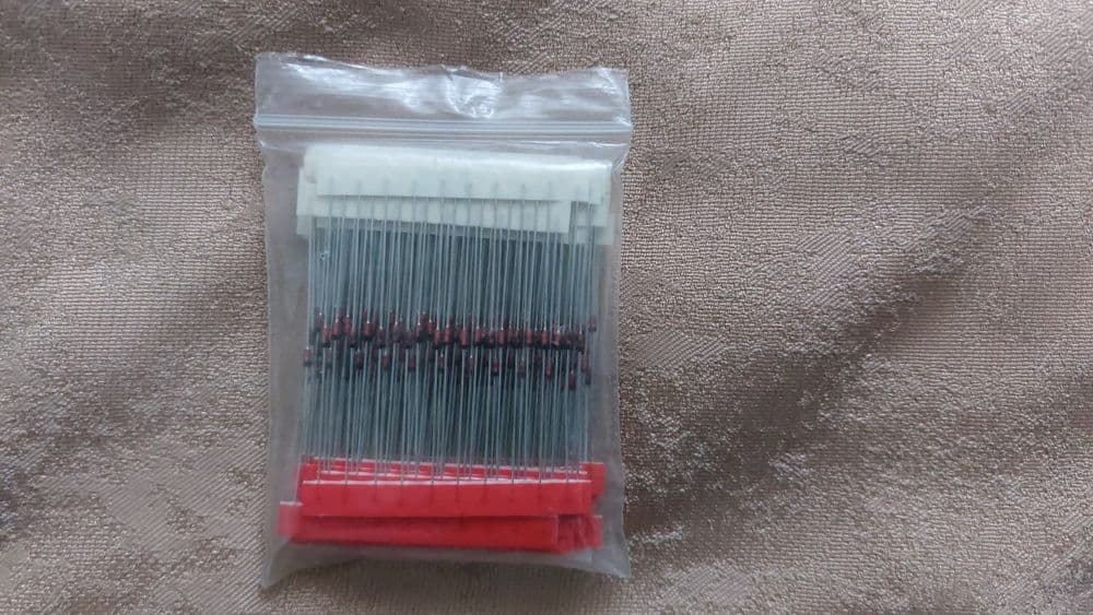 Набор стабилитронов 300 шт 0.5W 2V0-39V DO-35 — 2