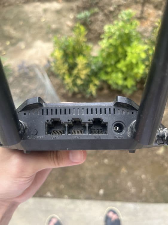 Router yeng simlari bilan — 2
