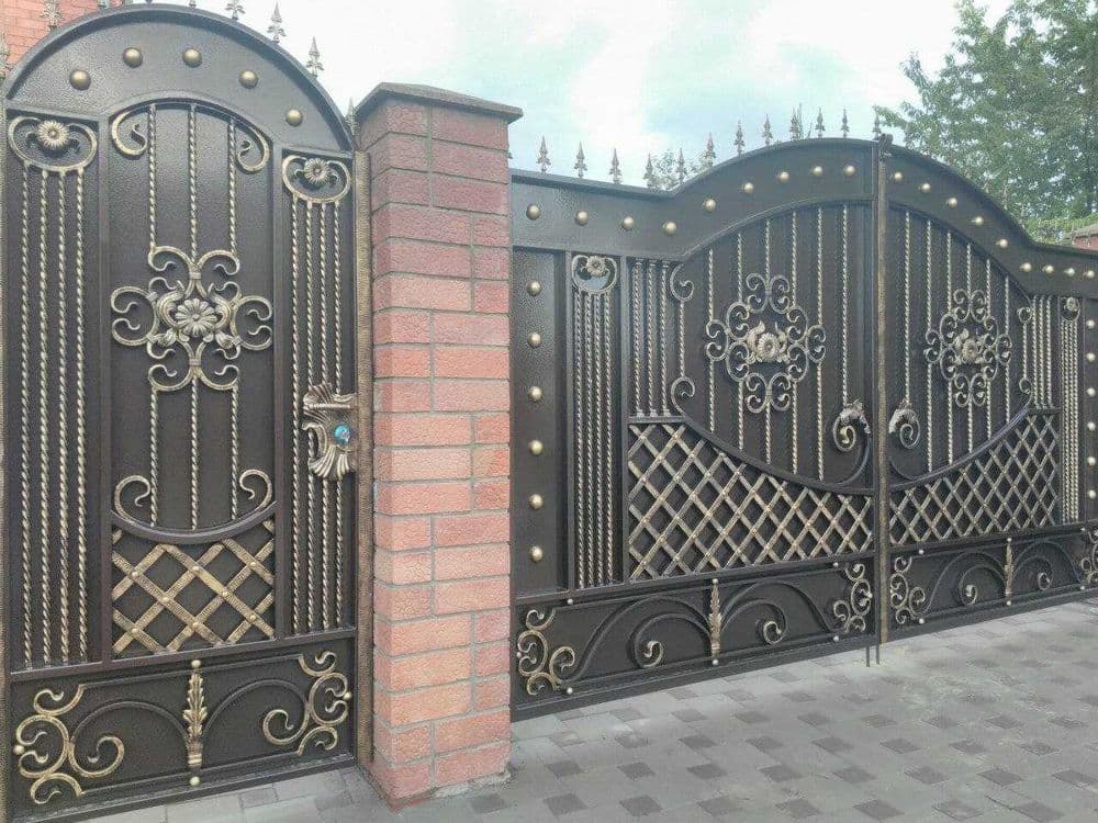 Покраска ворот.Сварочные работы.Ремонт ворот Навесы,козырьки. — 2