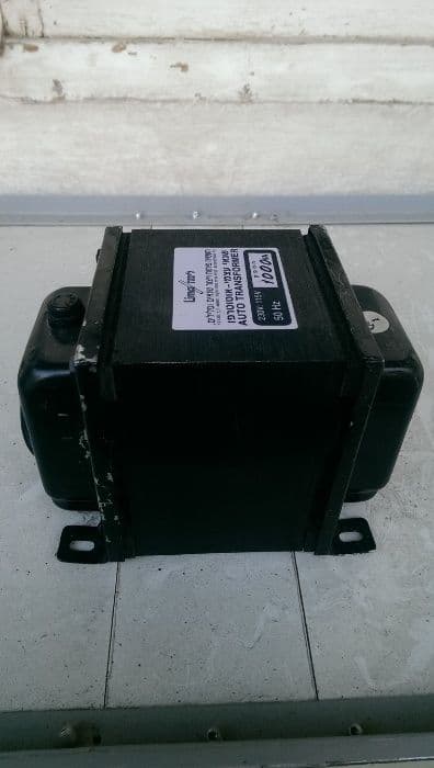 Конвертер (адаптер)напряжения 220v-110v 1000w Made in IZRAEL. — 1