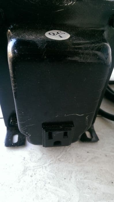 Конвертер (адаптер)напряжения 220v-110v 1000w Made in IZRAEL. — 3