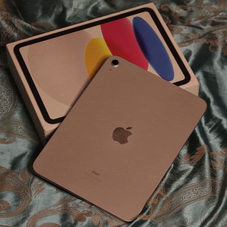 Apple iPad 10 64GB — 1