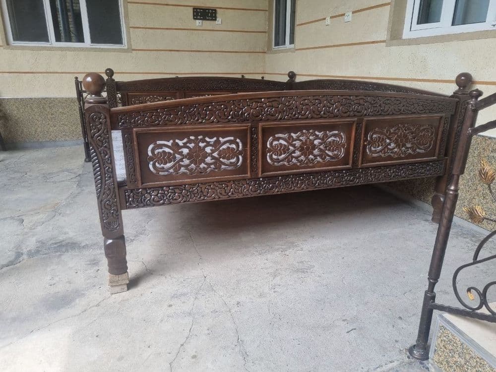 Kravat Hovliga. — 2