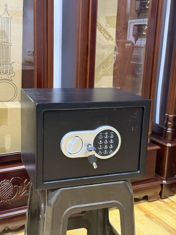 Sef sep elektronniy kalitli boshqa razmerlar xam bor — 1