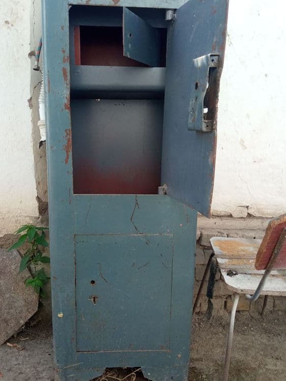 Продаётся сейф металические Б/У — 5