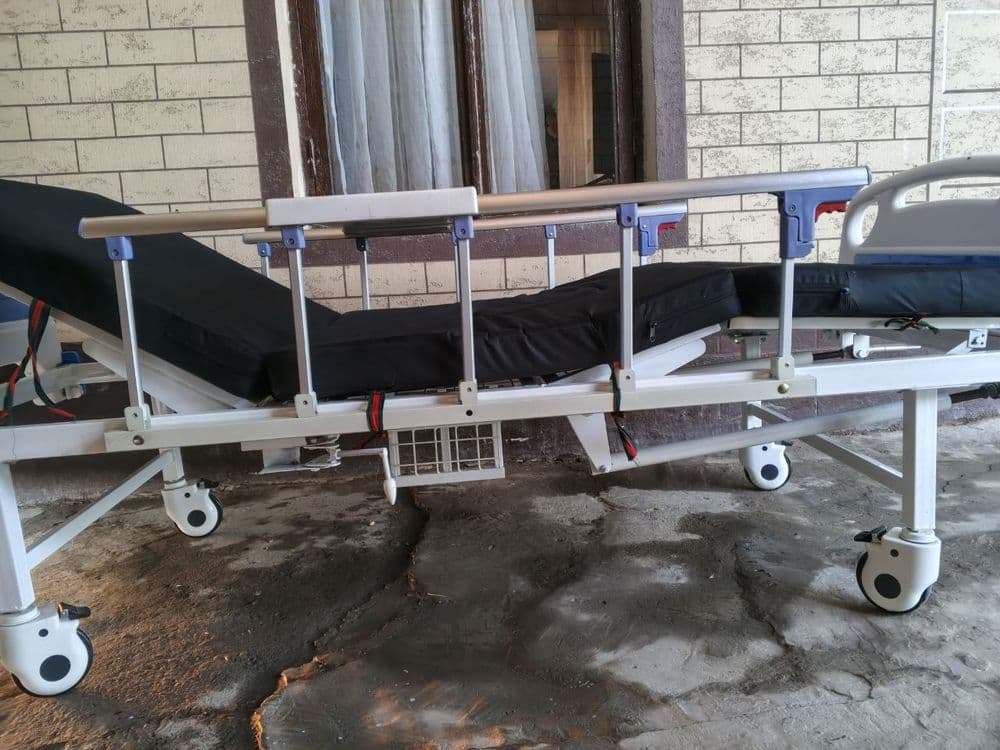 Многофункциональная медицинская кровать с функцией туалета! Кровать МЕ — 3