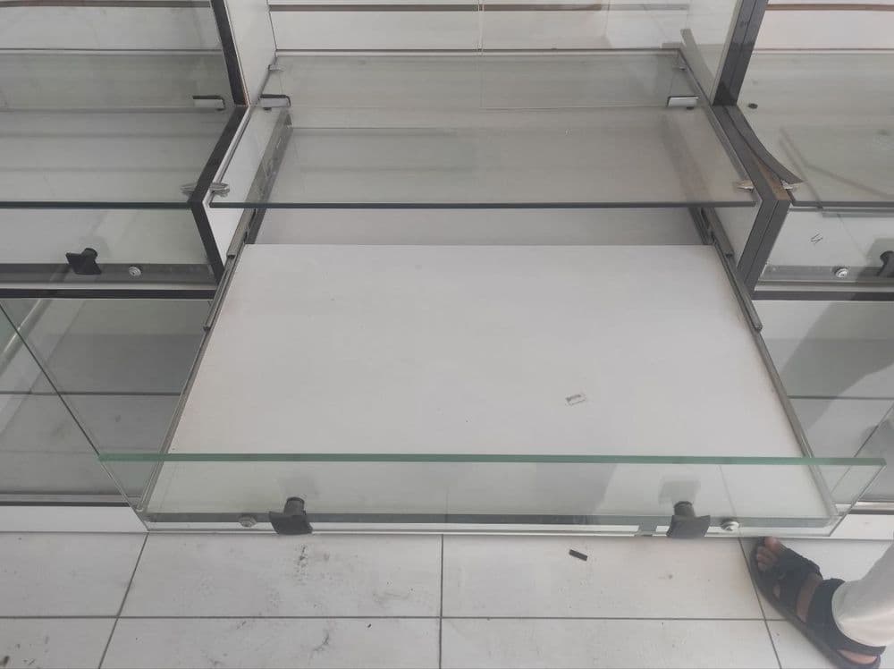 zargarlik dokon uchun tayyor  vitrina — 2