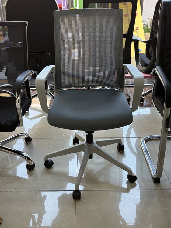 Ofis kreslo sotiladi — 1