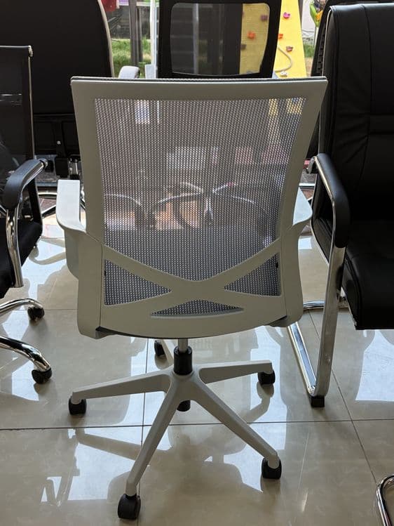 Ofis kreslo sotiladi — 2