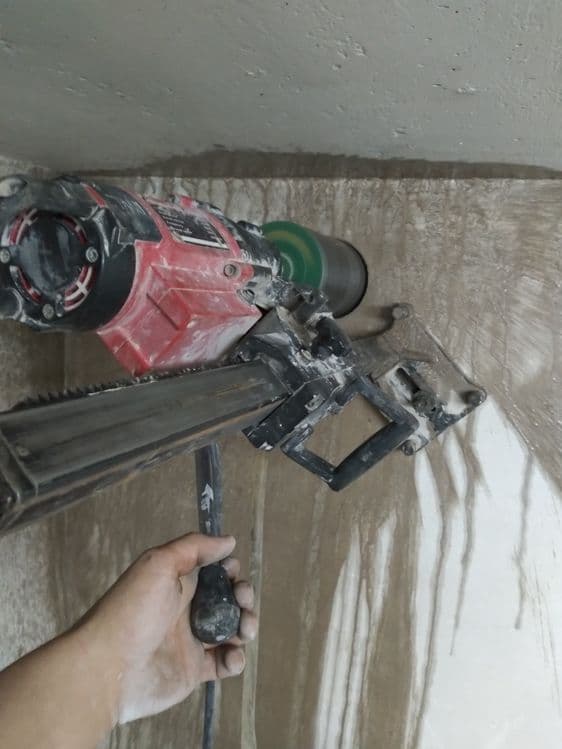 Almazniy karonka Beton teshish xizmati — 1