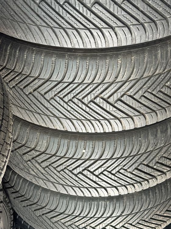 HANKOOK KNERGY 245/45/20 donaga bor — 2
