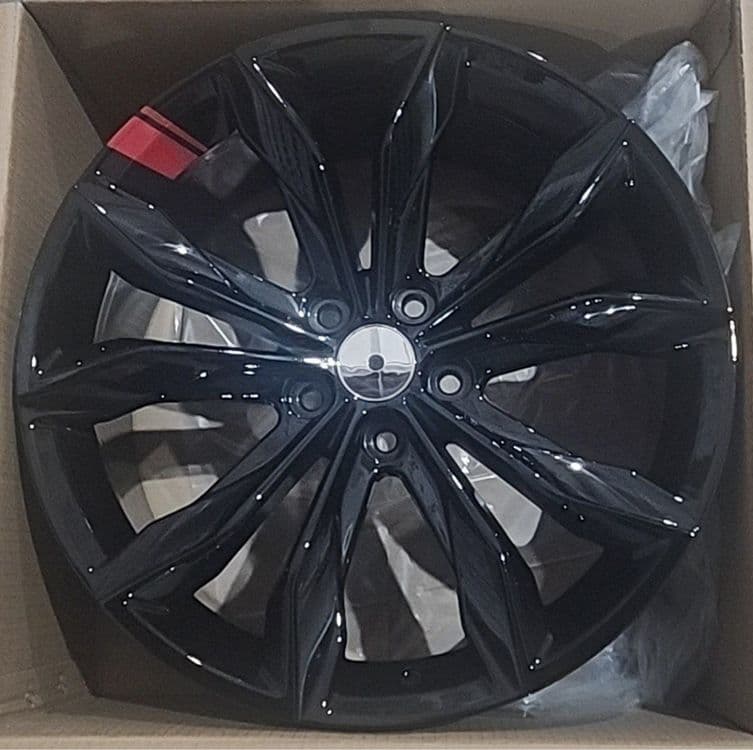 Malibu 2 Premier diska 17R 5/115 — 3