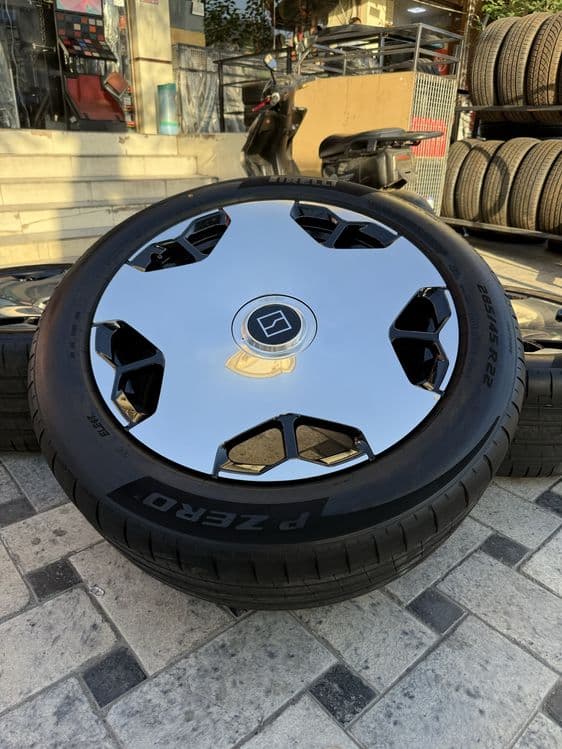 Zeekr X9 arginal 285/45/22 diska balon yengi treilerda kegan maasla — 3