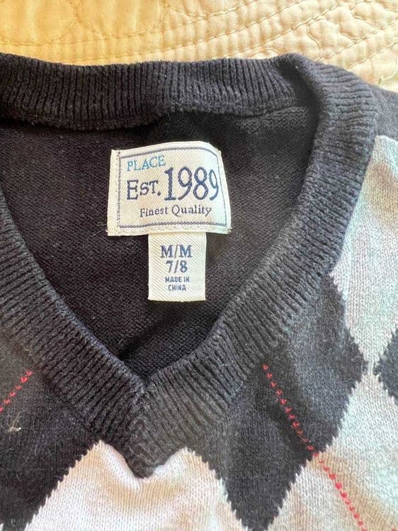 Продам Жилетку на Мальчика 7-8 лет. — 2