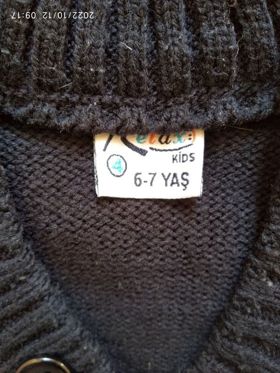 Свитера на мальчика 5-7 лет.цена по 80.000 — 2