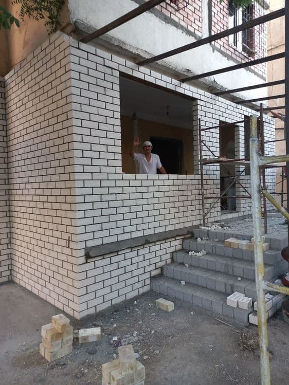 Balkonga g'isht teramiz. Kladka balkon. Керпичная кладка балконов — 3