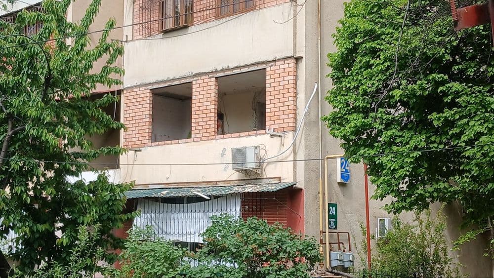 Balkonga g'isht teramiz. Kladka balkon. Керпичная кладка балконов — 5