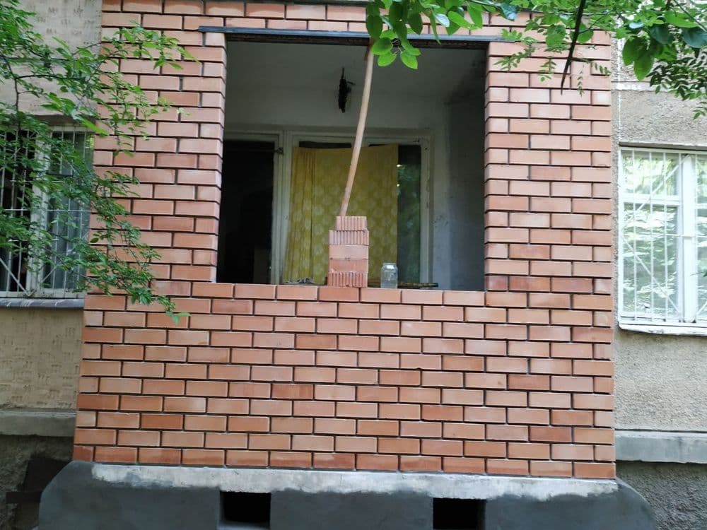 Кладка кирпича и Утепление болкон. — 1