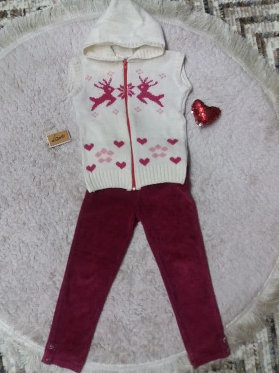 Кофта-безрукавка и штанишки велюровые на девочку  на ,4,5 лет Турецкие — 1