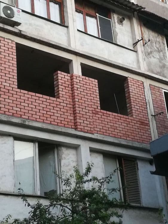 Кладка кирпича на балконе — 1