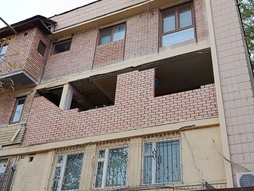 Кладка кирпича ремонт балконы установка решотки казирок — 3