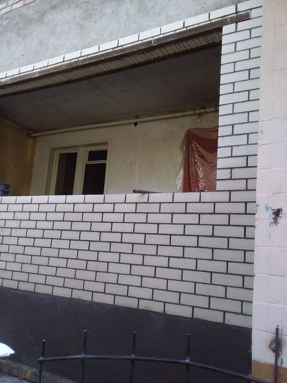 Balkonga g'isht teramiz.Kladka balkon.Керпичнач кладка балканов — 1