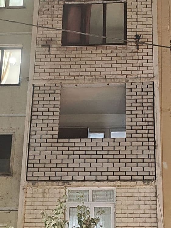 Balkonga gʻisht teramiz — 1