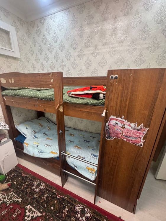 Двухяростная кровать с матрасом — 6