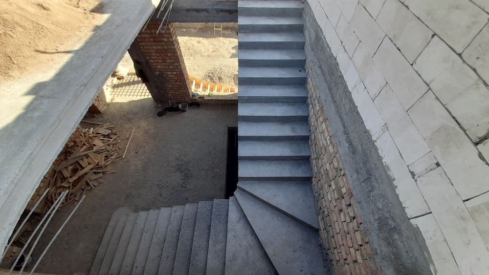 Beton zina (  лестница) qilamiz. — 8