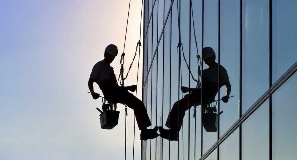 Alpinist xizmati . Emulsiya , Kraska qilamiz, Oyna artamiz. — 2