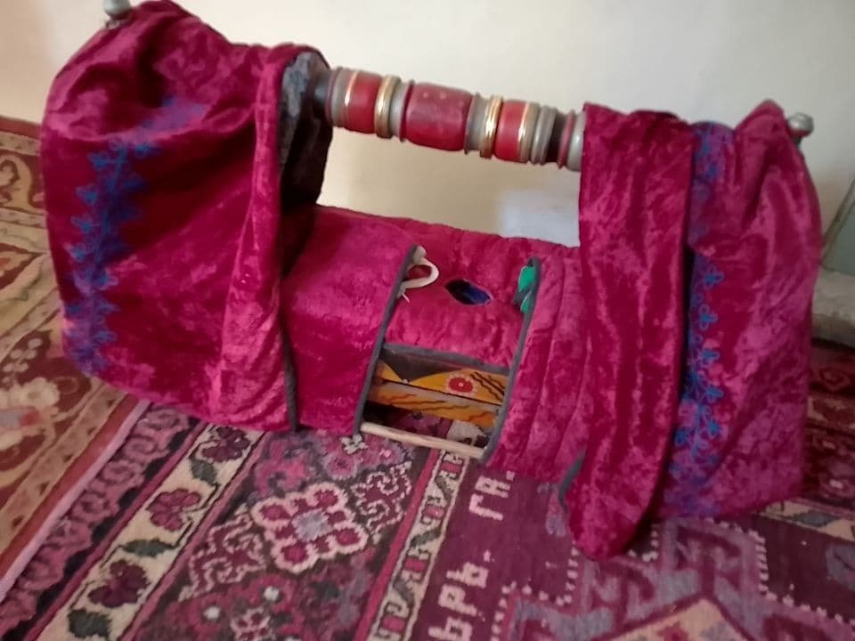Tezda beshik sotaman — 2