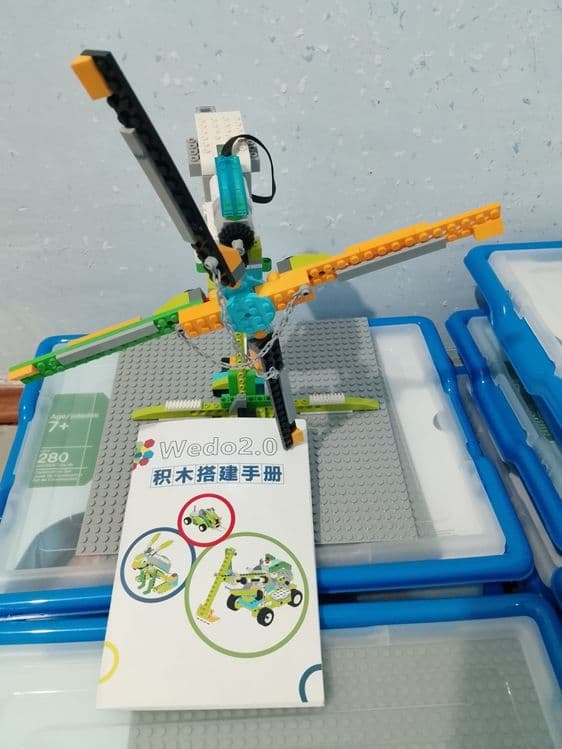 Konstruktor Lego Wedo -2.0   Robototexnika — 1