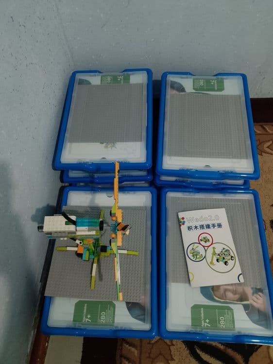 Konstruktor Lego Wedo -2.0   Robototexnika — 3
