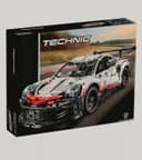 Этот конструктор представляет собой реплику модели Porsche 911 RSR
