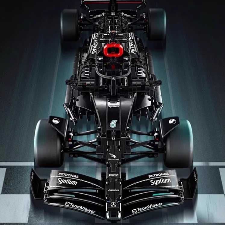 Lego Formula 1 Petronas — 2
