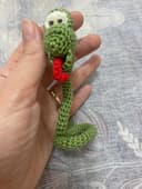 Вязаная игрушка Змейка