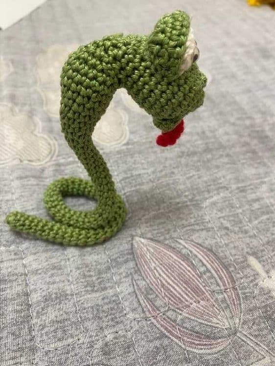 Вязаная игрушка Змейка — 3