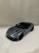 1:24 òlchamdagi sifatli model mashina sotiladi