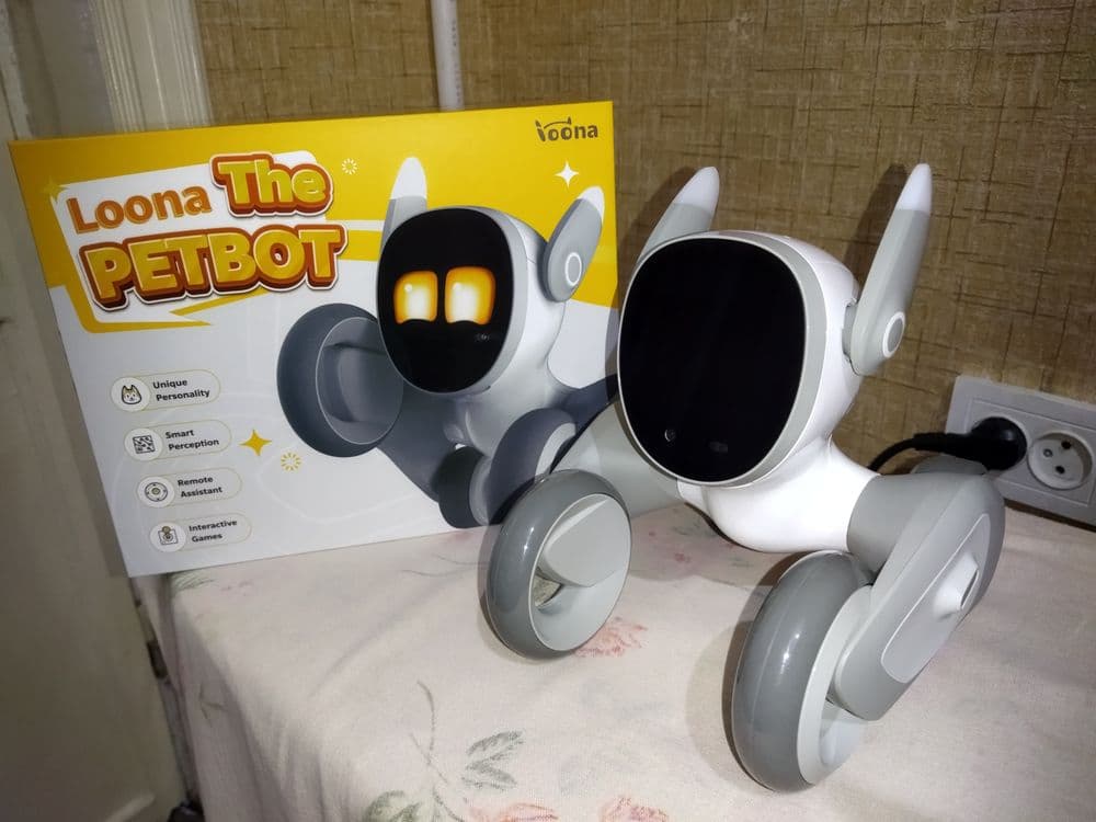 Loona robot kuchuk. Original. Yangi. Zaryad stanciyasi bor. — 2