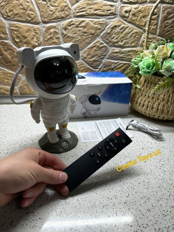 Ночник проектор звездное небо, робот, космонавт — 7