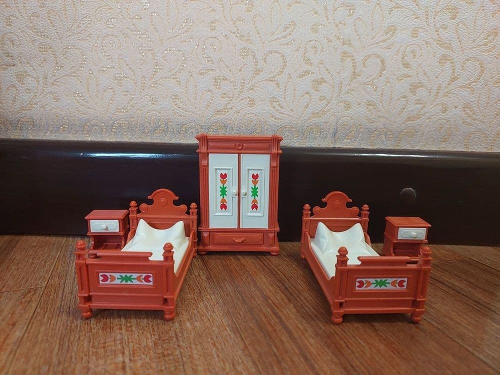 Игрушечный наборы для кукол Playmobil каждый по 30 000 сум