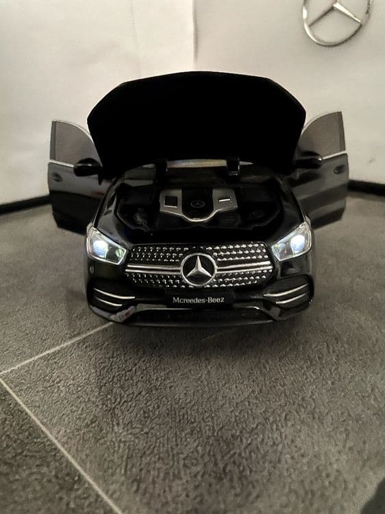 Продается Mercedes benz GLE 350 4matic 1:24 original — 2