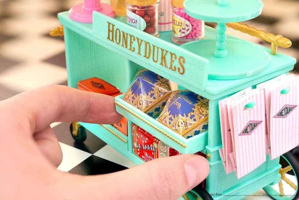 Harry Potter sweet shop By MGA's Miniverse — 3