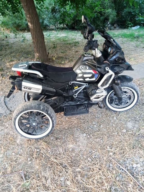 Bolalar motosikli sotiladi